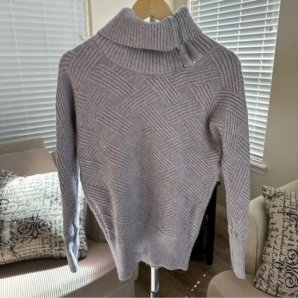 White House Black Market Textured Gray Turtleneck Sweater
